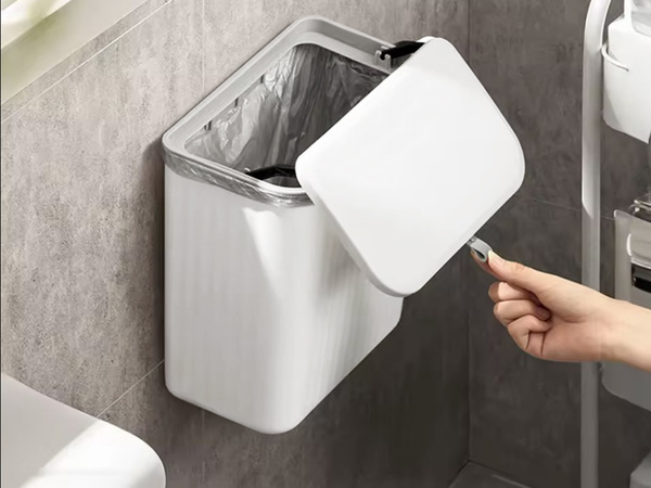 Závěsný koš na kuchyňský odpad s víkem na dveře skříňky bílý 9l