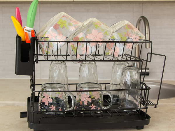 Séchoir à vaisselle pour assiettes, couverts et tasses à deux niveaux avec égouttoir et plateau
