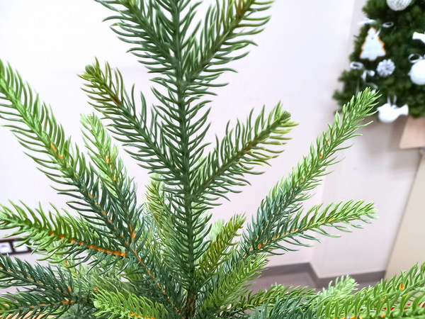 Umelý vianočný stromček malý 50 cm dekoratívny stromček na stôl