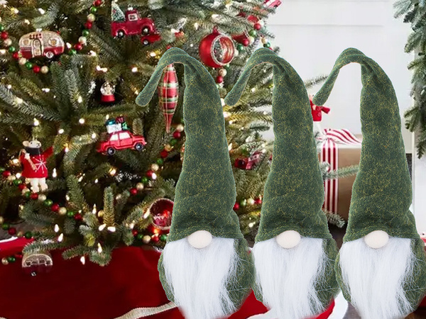 Gnome de noël gnome de noël sous l'arbre de noël