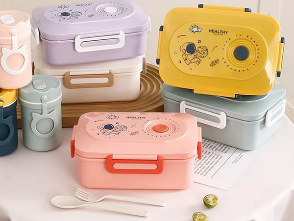 Lunchbox breakfast container lunch with compartments cutlery