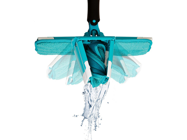 Flat mop for floor cleaning non-dripping titan twist