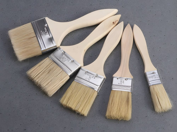 SET DE 5 PINCEAUX PLATS POUR PEINDRE LES MURS