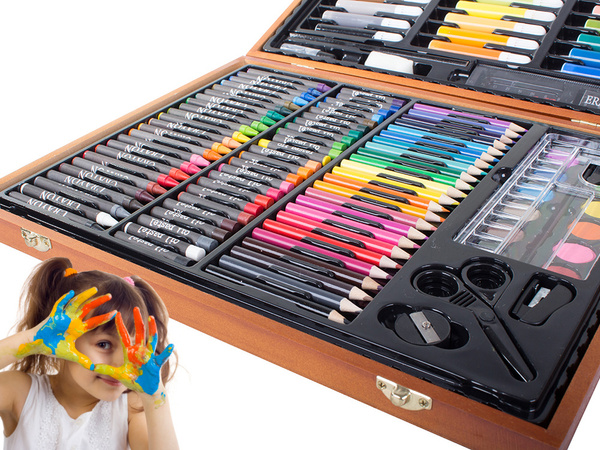 Artist's set for painting in case 150 pcs