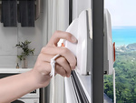 Double-sided magnetic window cleaner strong magnets precise squeegee