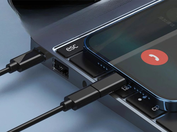 5-in-1 adapter kit usb-c mikro usb typ a telefoni kasutuses