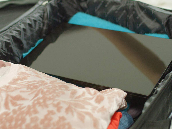 3-osaline kokkupandav kosmeetiline peegel seinale