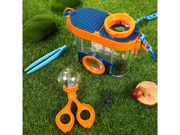 Magnifying glass insect magnifying glass container