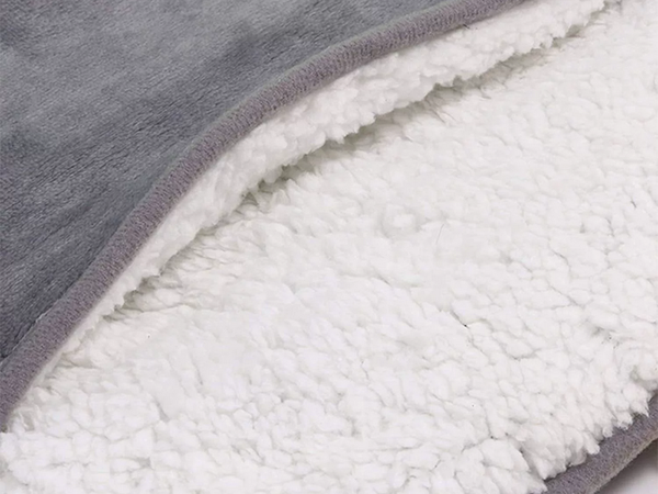 Usb-powered heating pad for feet and body soft electric mat