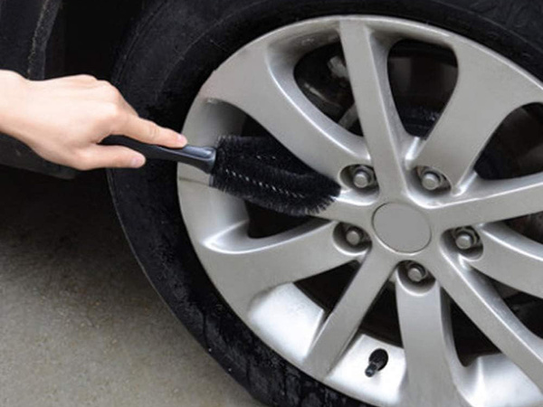 Ratlankių šepetys automobilių ratams valyti