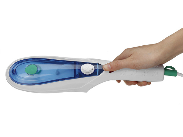 Naparovač odevov cestovná naparovacia žehlička