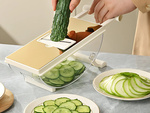 Hand-operated vegetable grater, multifunctional slicer with 6 blades