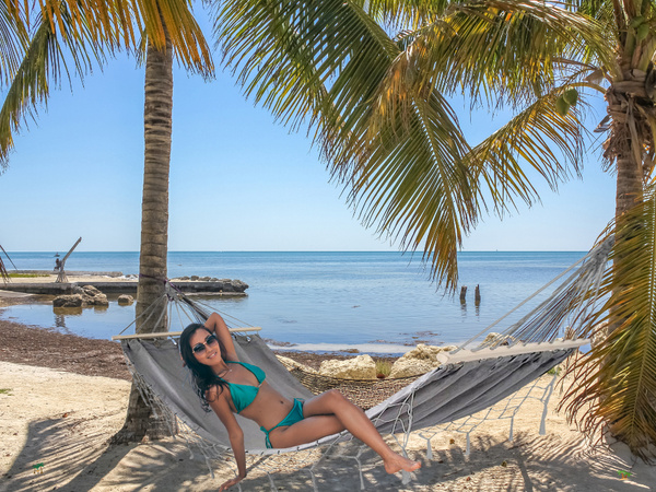 Zahradní houpací síť turistická šedá střapec houpačka boho bag 200 x 100cm