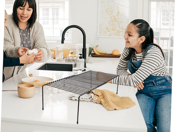 Metāla plaukts ar regulējamu platumu, salokāms vienlīmeņu organizators