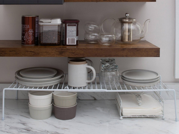 Metallregal in der breite verstellbar erweiterbar für küchenorganizer weiss