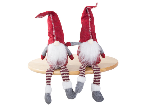 Рождественский гном рождественский гном под рождественской елкой