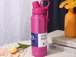 Termos bidon termikus mug 700 ml űrtartalmú, fogantyúval, meleg és hideg italokhoz
