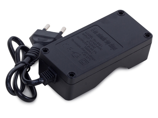 Двойное зарядное устройство для аккумуляторов 18650