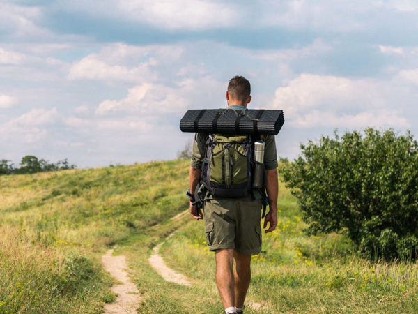 СКЛАДНАЯ ПЕНОВАЯ КАРИМАТА ДЛЯ СИДЕНИЯ, ТЕРМОИЗОЛИРУЮЩАЯ, ДЛЯ ГОР