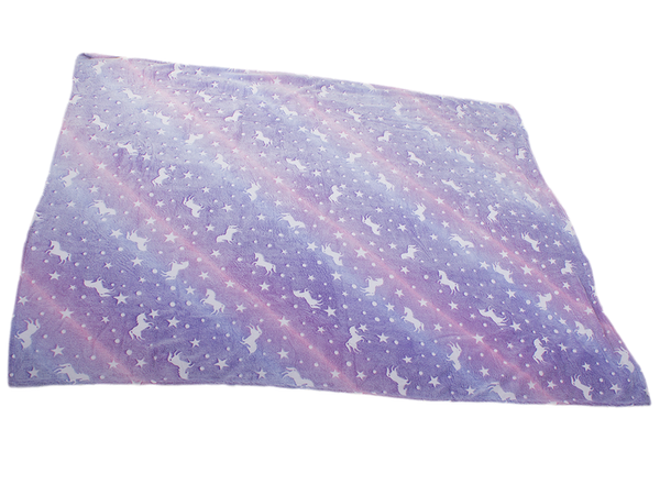 Mäkká prikrývka na posteľ svetlá 150x200