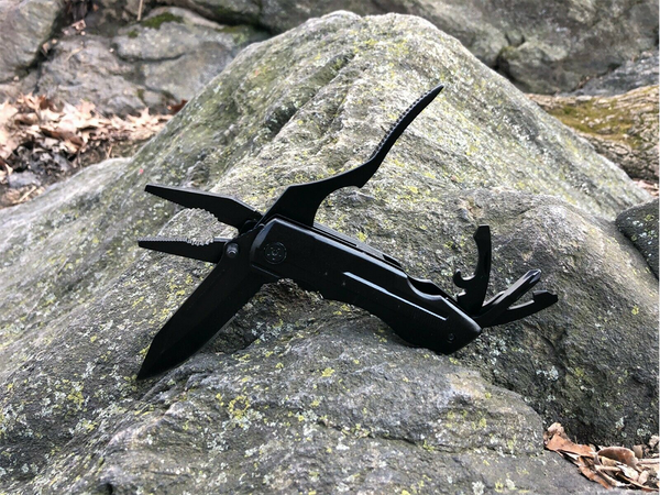 Multifunkčný nástroj vreckový nôž