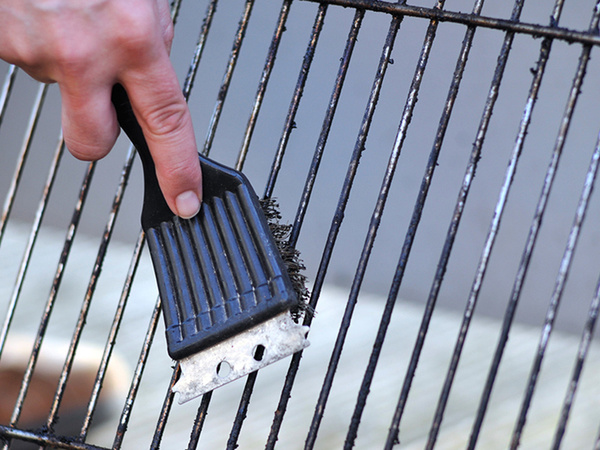 Grill és grillkaparó 2in1