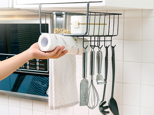 Metalinis krepšelis po spintelės viršumi 5 kabliukai popieriaus laikiklis