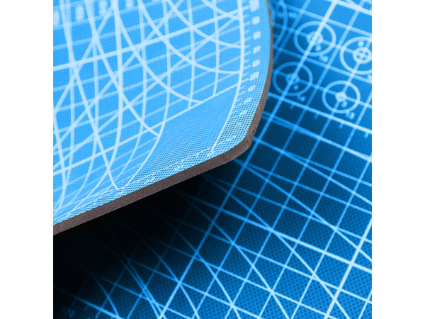 Paštaisnojošs griešanas paklājs a3 modelēšanai abpusēji