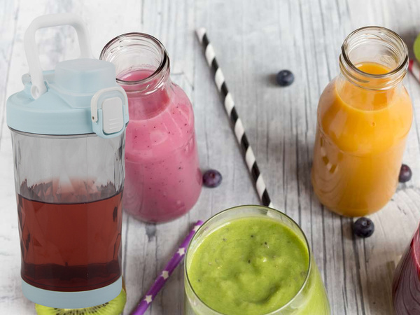 Portable USB wireless smoothie blender, ice crusher, blue