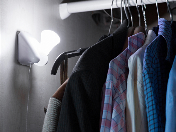 Portable battery-powered light bulb self-adhesive lamp