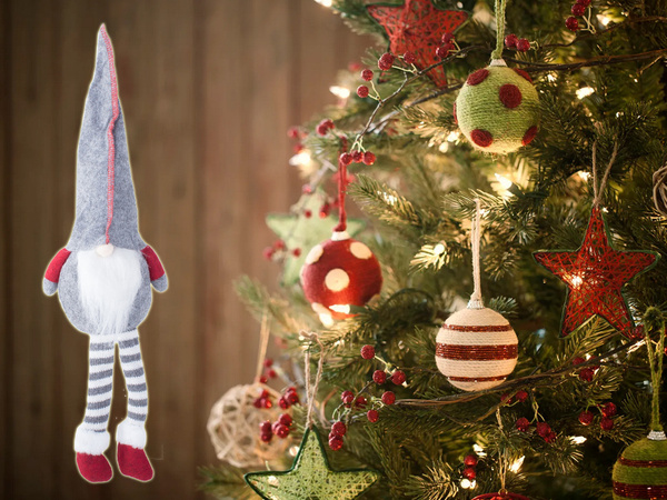 Weihnachtszwerg weihnachtszwerg unter weihnachtsbaum