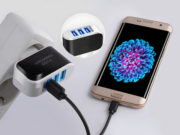 Vysokorýchlostná 5w 3 x usb quick charge 3.0 univerzálna nabíjačka 3.1a
