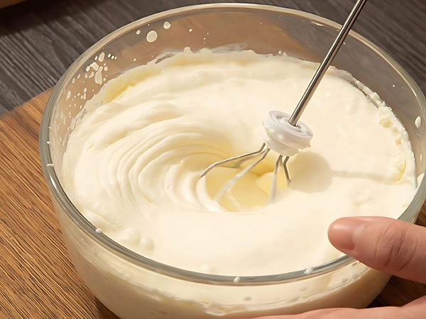 Putukrāsnis elektriskā olu sitamā mašīna bezvadu usb