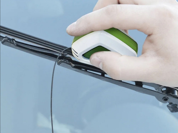 Regenerator wiper blade cutter sponge