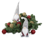 Gnome de noël gnome de noël sous l'arbre de noël