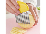 Corrugated knife for chips vegetable cutter