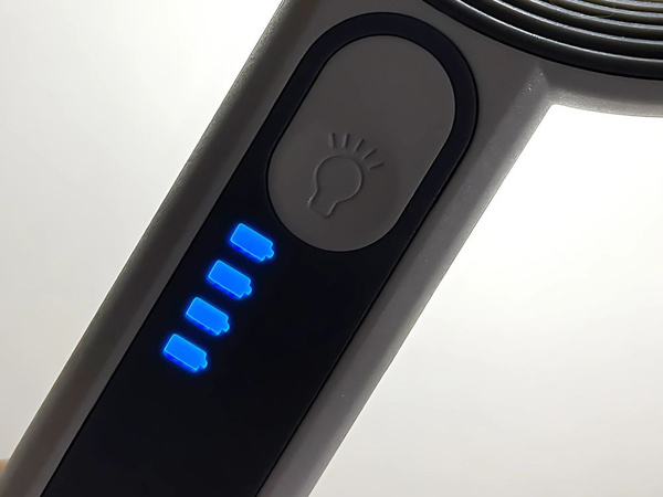Osvetljeno povečevalno steklo za branje 6-12x z osvetlitvijo led