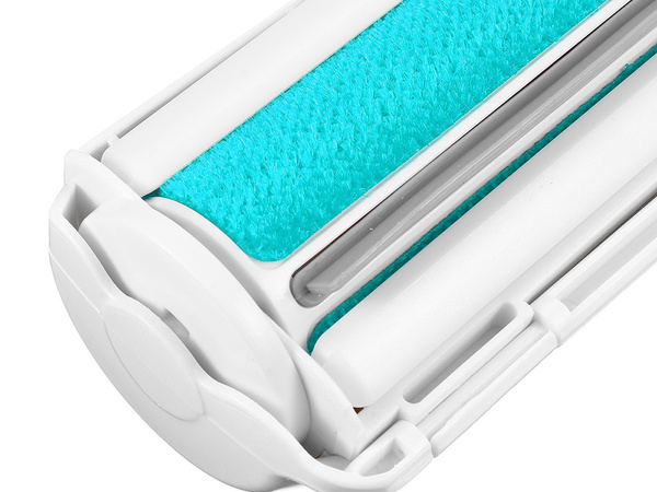 Brush roller roller for cleaning off dog hair