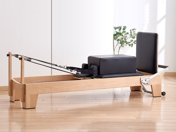 PILATES VINGRINĀJUMU GULTA REFORMER FITNESA TRENAŽIERIS