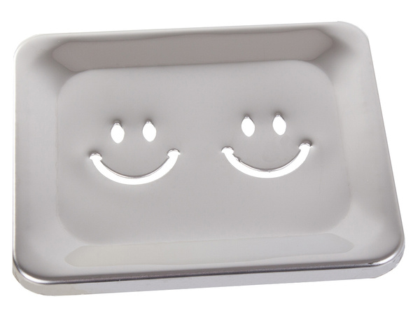 Metallist seebitaldrik vannitoa riiulil