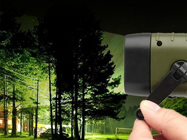 DYNAMO SOLAR TORCH 3 LED KINETIC HAND CRANK CLIP