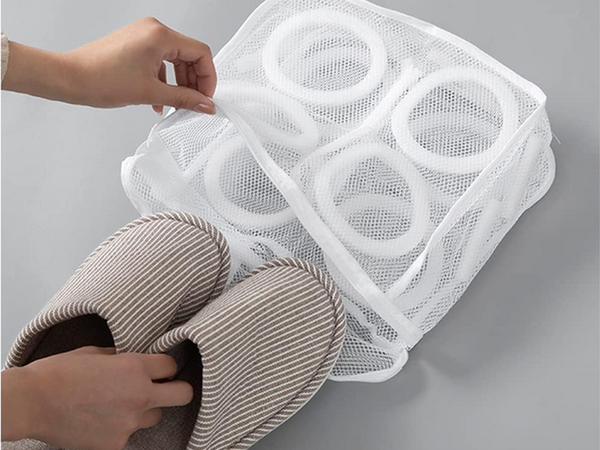 Tīklveida maisiņš bērnu apavu mazgāšanai ar rāvējslēdzēju ietilpīgs