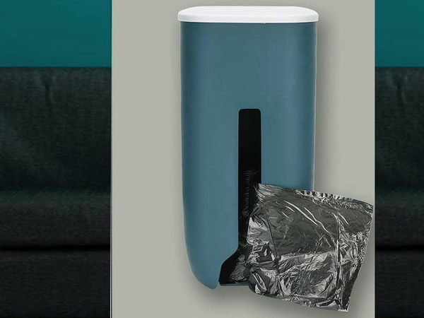 Atkritumu urna iepirkumu maisiņiem virtuves maisiņu organizators pie sienas