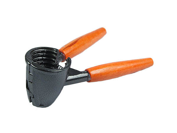 Nutcracker universal wine opener