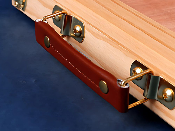 Rakstāmgalda molberts koka korpusā ar atvilktnes slīpuma regulēšanu