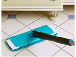 Flat mop for floor cleaning non-dripping titan twist