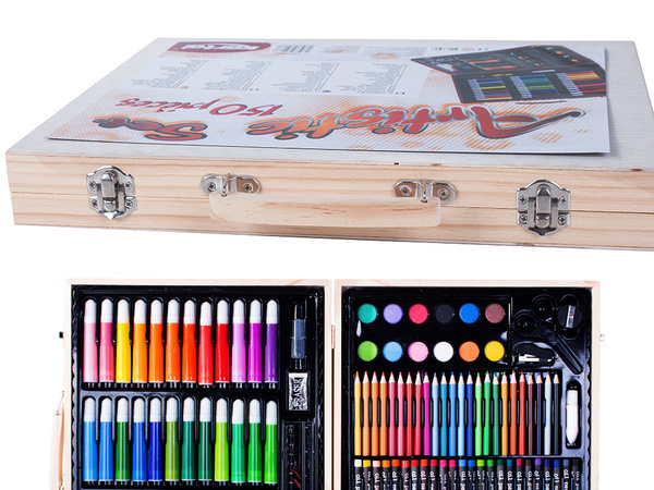 Artist's set for painting in case 150 pcs