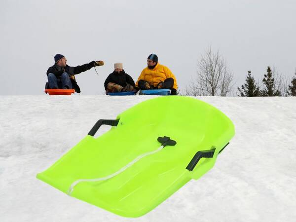 Plastikinės rogutės su atlošu, stabdžiais ir traukimo virve