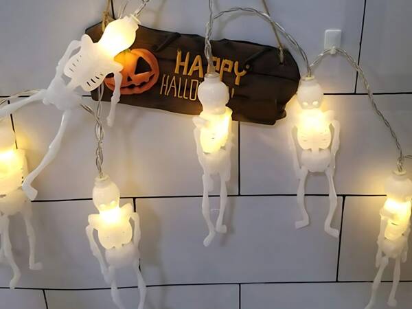 Led halloween girl range 2m 10 glasses hanging