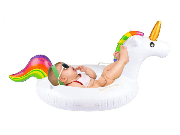 Bebé unicornio rueda inflable para nadar en el agua de la piscina